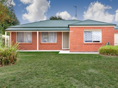 3 Bedroom Detached House Mount Clear VIC For Sale At