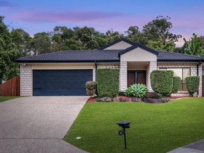 Immaculate Family Home in Upper Coomera's Serene Surroundings