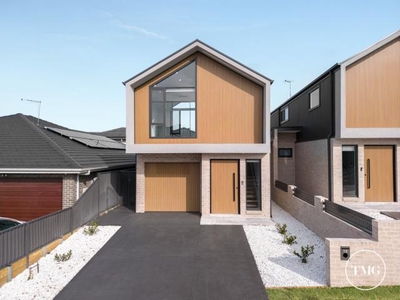 5 Bedroom Detached House Campbelltown NSW For Sale At