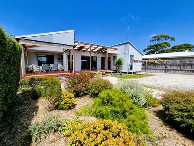 86 Toorak Road inverloch VIC 3996