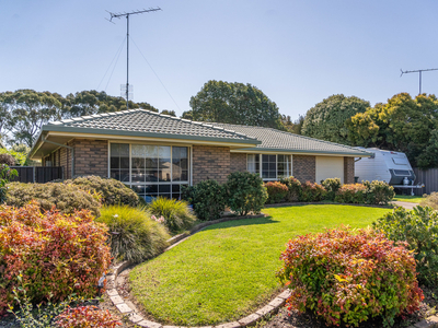 4 Casuarina Court