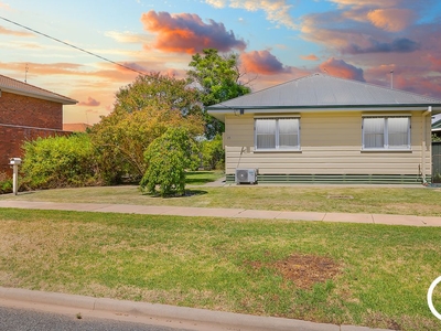 15 Collier Street, Echuca VIC 3564 - House For Lease