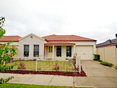 2/139 Stawell Street, Echuca VIC 3564 - Townhouse For Lease
