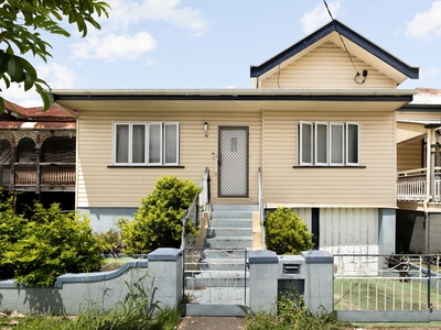 Liveable Renovator in the Heart of New Farm