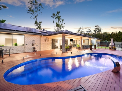 Serious Sellers! Fantastic position - expansive block, shed & pool!