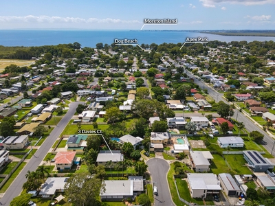 BACK ON THE MARKET! Stunning Queenslander, walking distance to waterfront