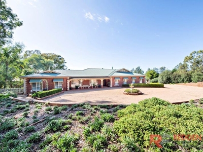 18 Pine Knoll Drive, Dubbo, NSW 2830