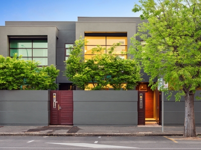 Enjoy The Vibrancy of City Living From This Tranquil Townhouse