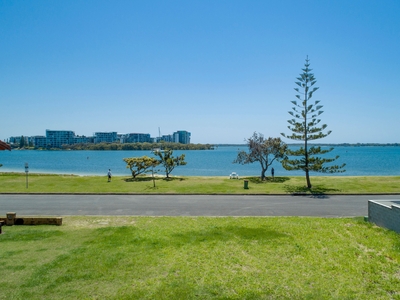 A Unique Parcel of Broadwater Vacant Land