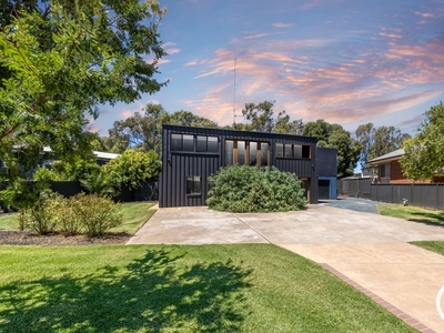 110 Mitchell Street, Echuca VIC 3564 - House For Lease