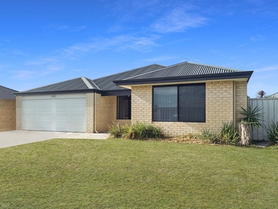 15 Kelston Way, Australind WA 6233 - House For Sale