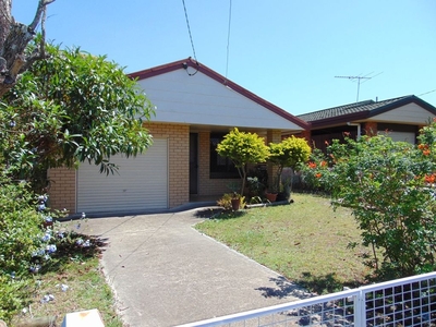 15 McAneny Street, Redcliffe QLD 4020 - House For Lease
