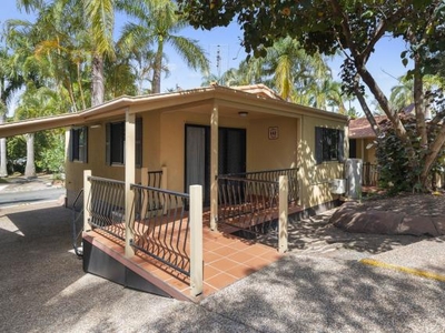 2 bedroom, Ashmore QLD 4214