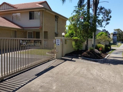 3 bedroom, Helensvale QLD 4212