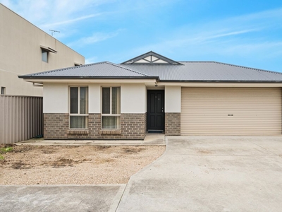 4/15 Sovereign Drive, Woodcroft SA 5162 - House For Sale