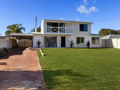 4 Bedroom Detached House Madora Bay WA For Sale At 575000