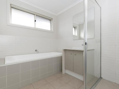 4 bedroom, Point Cook VIC 3030