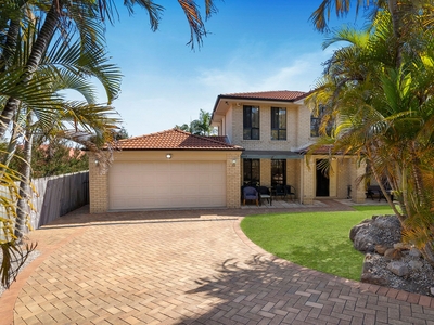 Private Family Oasis On A Massive 831m2 Block!