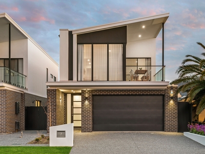 STRIKING BRAND NEW EXECUTIVE RESIDENCE METRES TO THE WEST BEACH FORESHORE
