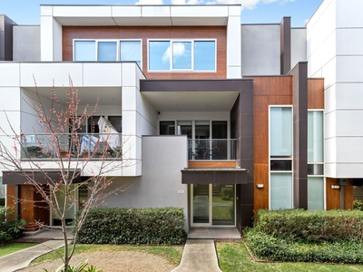 TRENDY TRI-LEVEL LIFESTYLE IN BOX HILL HIGH ZONE