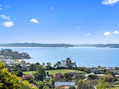 Welcome to 18 Bluebush Crescent, Blackmans Bay