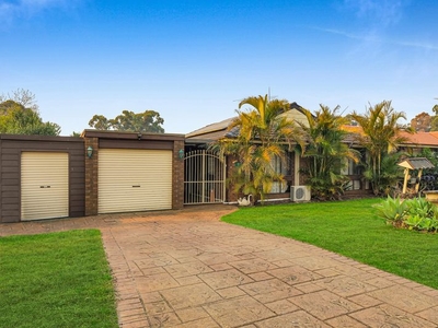9 Gleneagles Place, St Andrews, NSW 2566