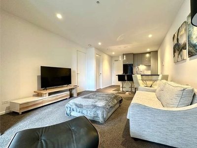 Immaculately FURNISHED - 2 bed 2 bath with carpark in Southbank GRAND!