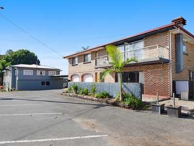 Two houses on the one title - dual occupancy ideal for the investor or larger family.