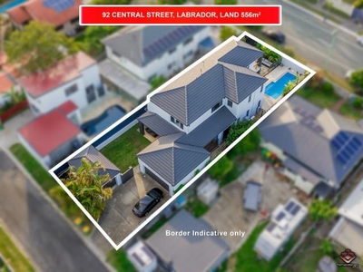 6 Bedroom Detached House Labrador QLD For Sale At 14