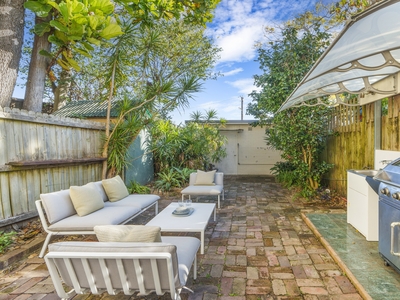 92 Old South Head Road, Woollahra NSW 2025