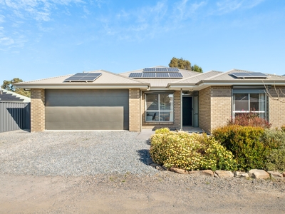 Near new, Torrens Title home on over 1000sqm of land
