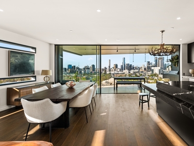 Panoramic views and a superior lifestyle atop Highgate Hill