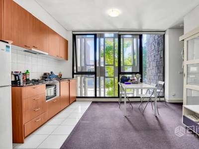 2 Bedroom Apartment Unit Melbourne VIC For Sale At 390000