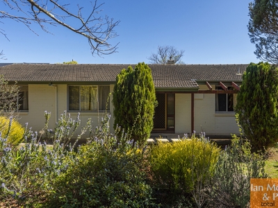 61 Vasey Crescent, Campbell ACT 2612