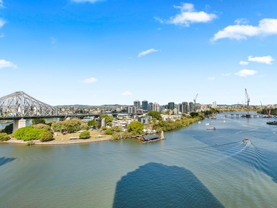 Exquisite Living in Admiralty Two with Stunning River, City and Story Bridge Views