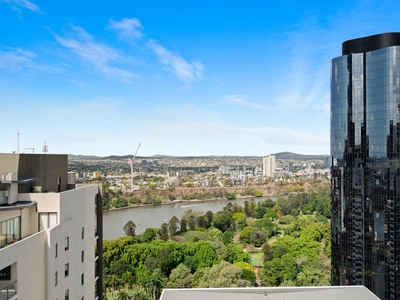 High Level Spacious 2 Bedroom In The Heart Of The CBD - A MUST INSPECT!