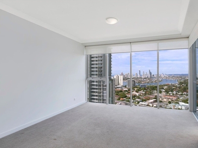 MODERN HIGH RISE LIVING - PANORAMIC VIEWS OF THE GOLD COAST