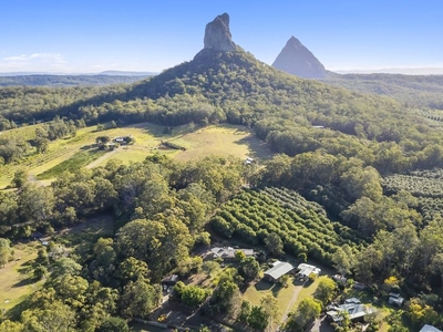 32 Gould Drive, Glass House Mountains, QLD 4518