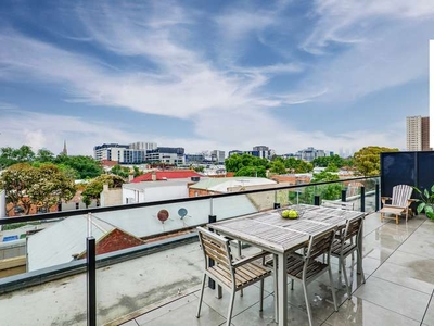 Amazing City Views From Huge Balcony - Approximately 23m²