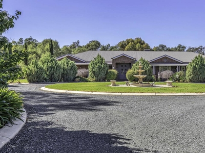7 Ainsley Court Echuca VIC 3564