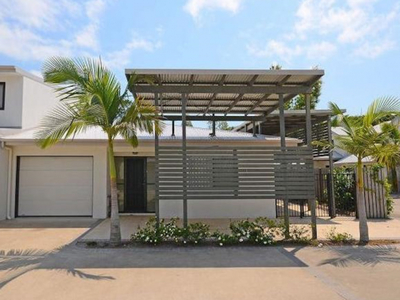 3 Bedroom Detached House Urangan QLD For Sale At 490000