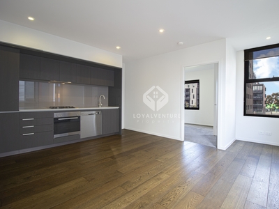 Spacious 1 Bed Apt in heart of Carlton !!!