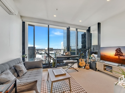 Spectacular 1 Bed, 1 Bath Apartment in the Heart of South Yarra - Your Urban Retreat Awaits
