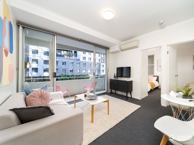 Urban Haven: 2-Bedroom Gem near Melbourne Uni and RMIT