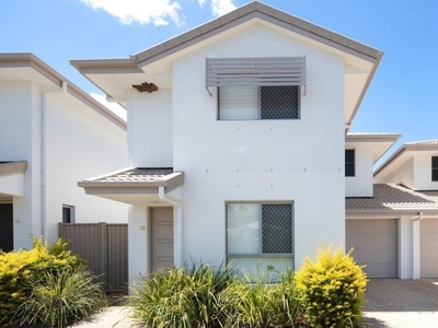 UNDER CONTRACT - Contemporary modern double storey townhouse