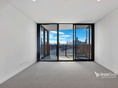Premium Two-bedroom Two bathroom apartments with fantastic Waterfront View in Voyager at Yarra’s Edge!