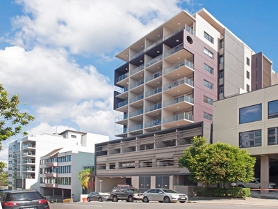 Prime Inner-City Living: Stylish 1-Bed Apartment with Parking in Brisbane's Entertainment Hub!