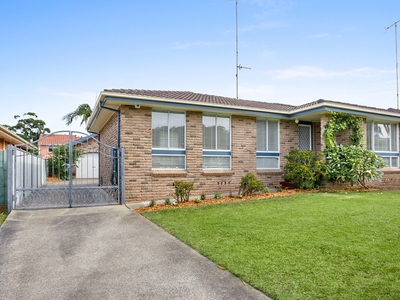 Solid Brick Family abode, walking distance to the village