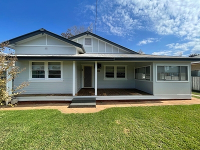 10 Bartley Street, Forbes NSW 2871 - House For Lease