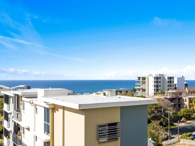 North-East Facing - 85+m2 of Balcony - Prime Kings Beach location